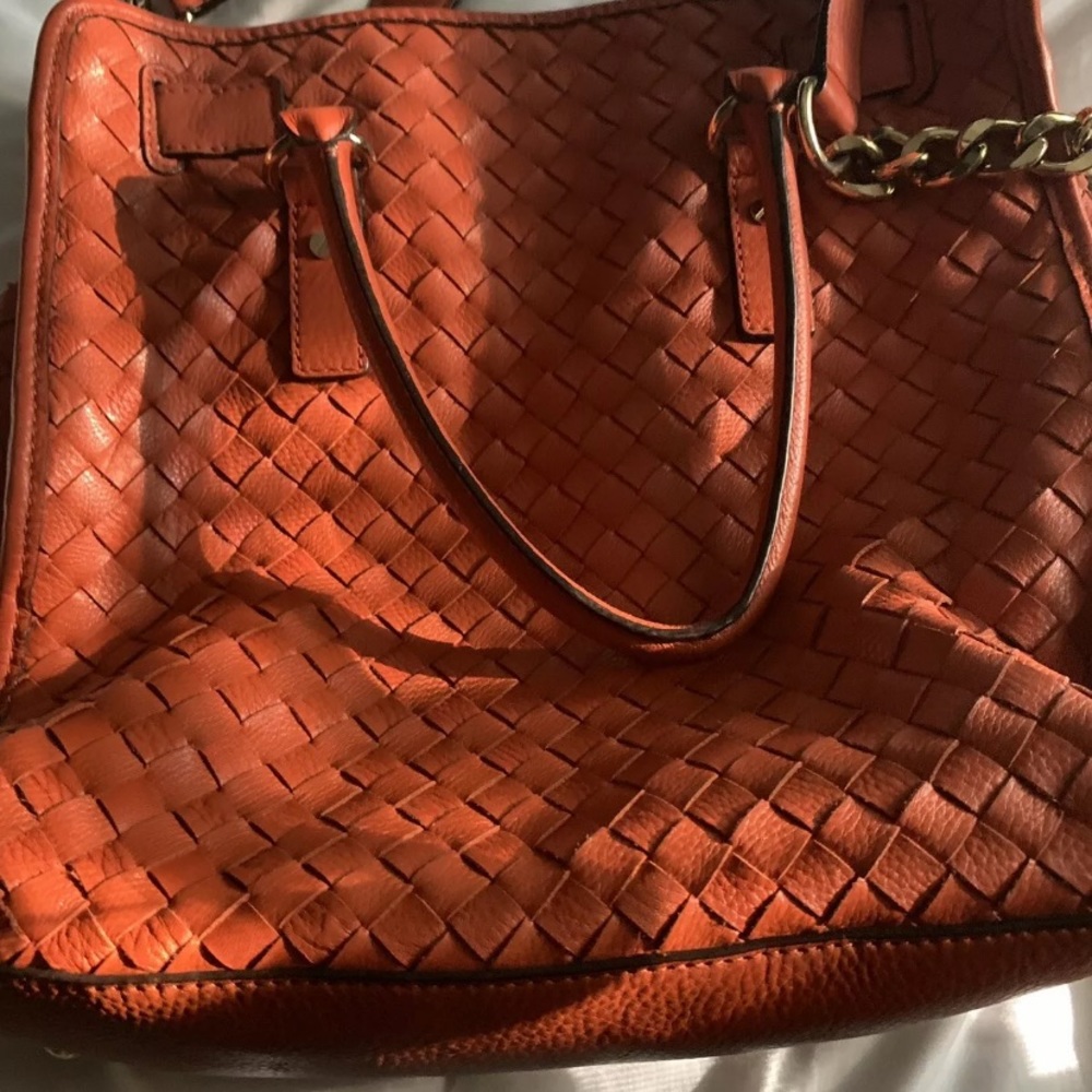 Michael Kors Woven Tote & Matching Wallet - Picture 12 of 12